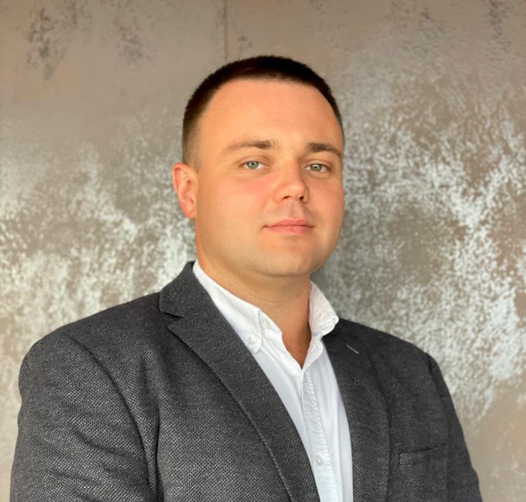 Лыгин Олег / Ведущий менеджер по продажам